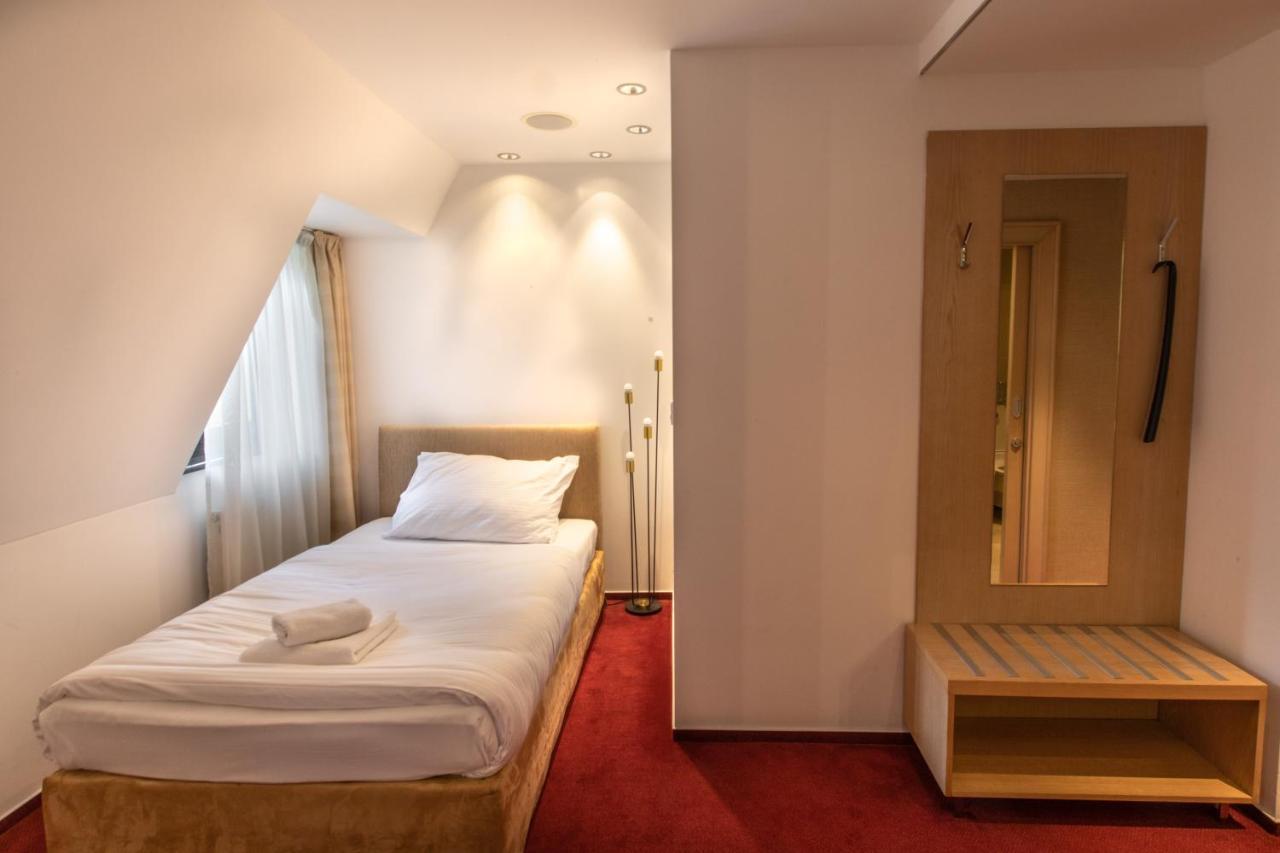 Hotel Villa Necas Žilina Extérieur photo