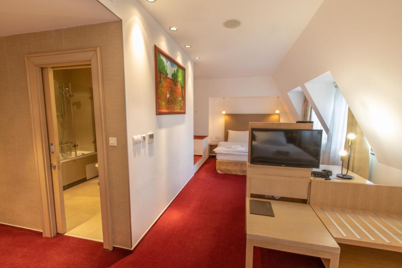 Hotel Villa Necas Žilina Extérieur photo