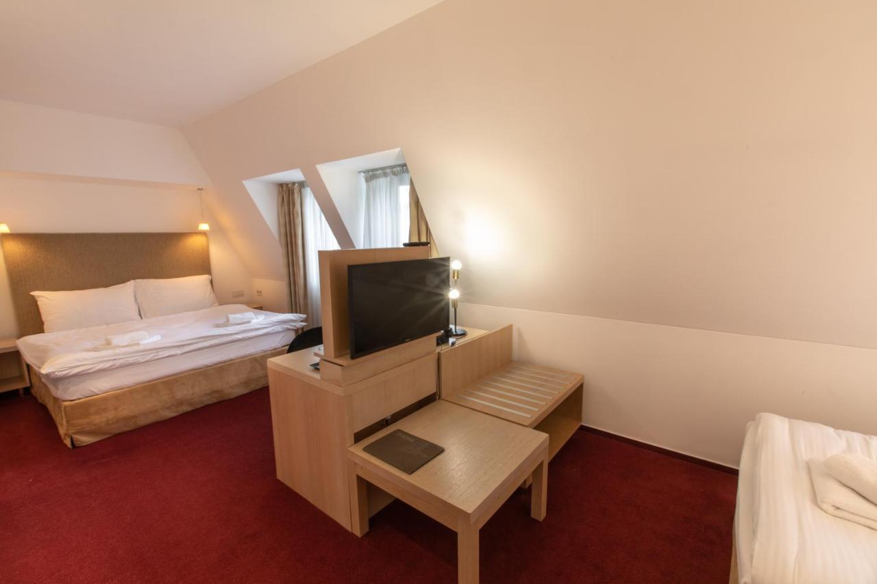 Hotel Villa Necas Žilina Extérieur photo
