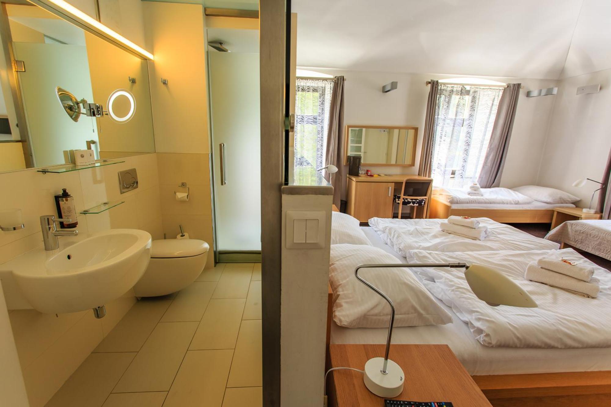 Hotel Villa Necas Žilina Extérieur photo