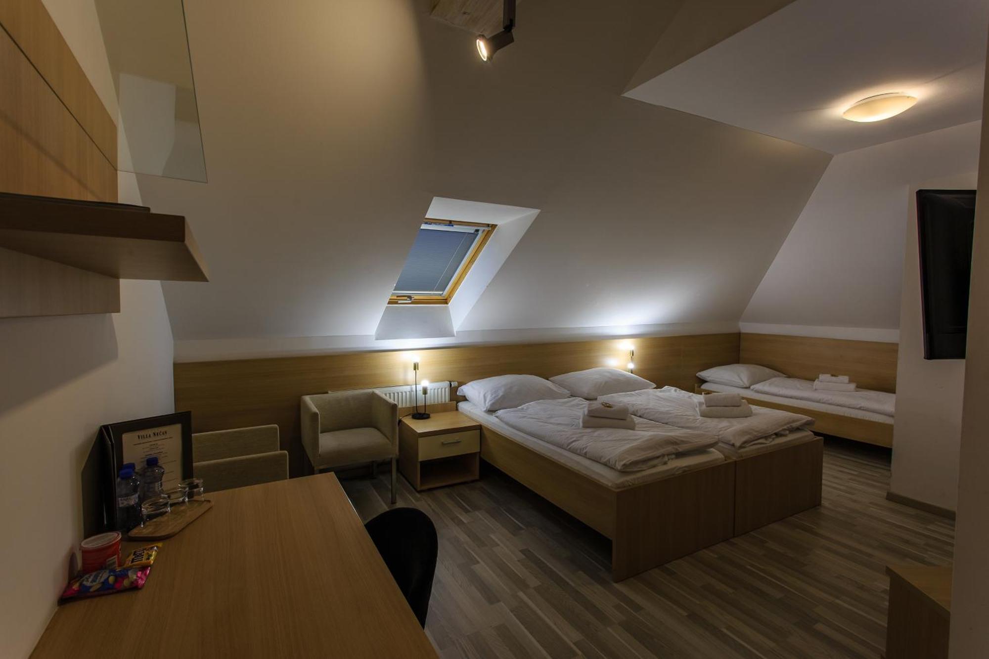 Hotel Villa Necas Žilina Extérieur photo
