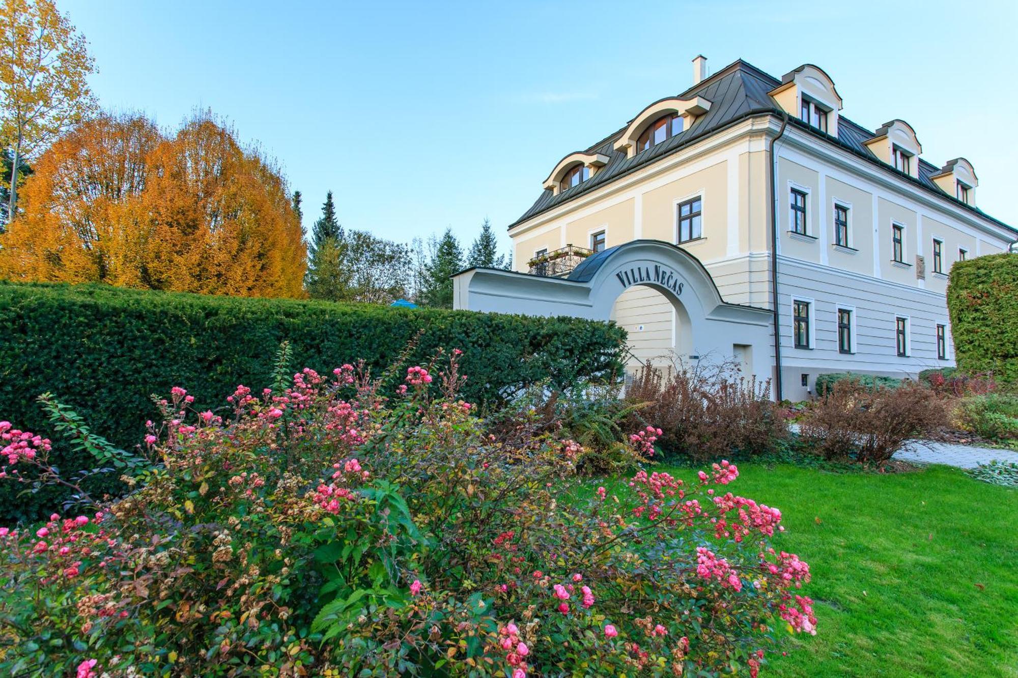 Hotel Villa Necas Žilina Extérieur photo