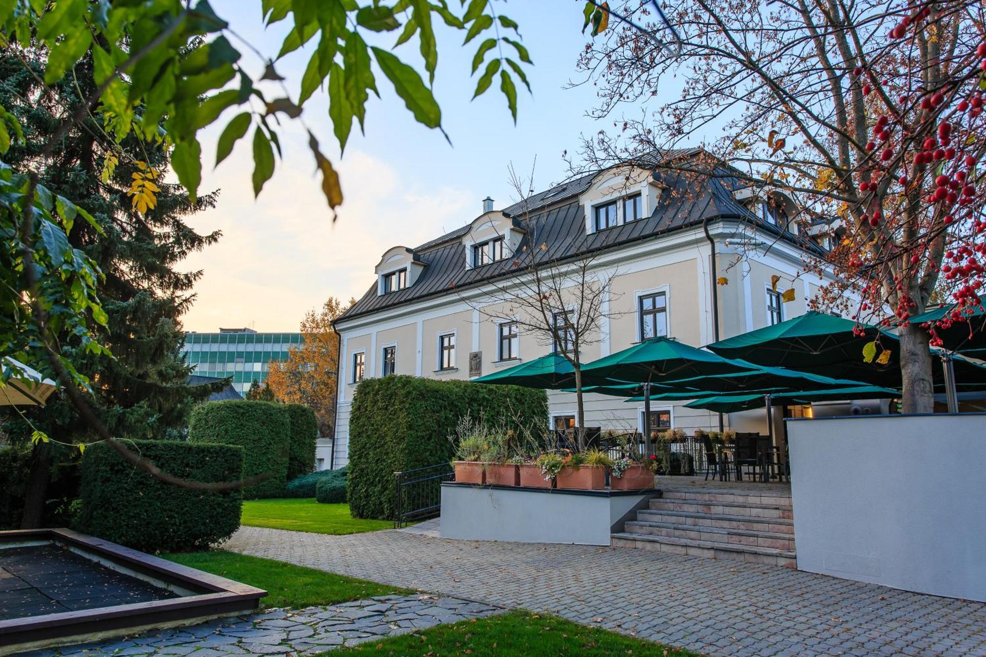 Hotel Villa Necas Žilina Extérieur photo