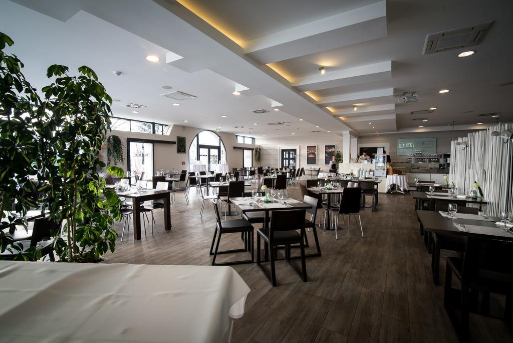 Hotel Villa Necas Žilina Extérieur photo